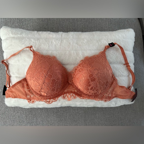 New with tags XS panties and C34 push up bras - Picture 5 of 15